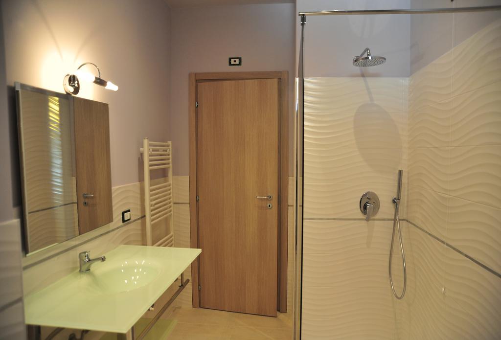Agriturismo Le Fontane Sale Marasino Cameră foto