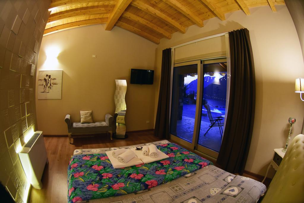 Agriturismo Le Fontane Sale Marasino Cameră foto
